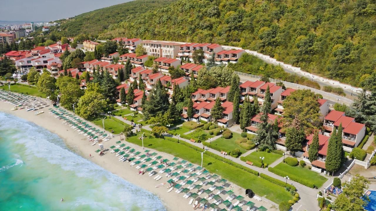 Комплексы для отдыха с коттеджами/бунгало Royal Villas Elenite Елените-5