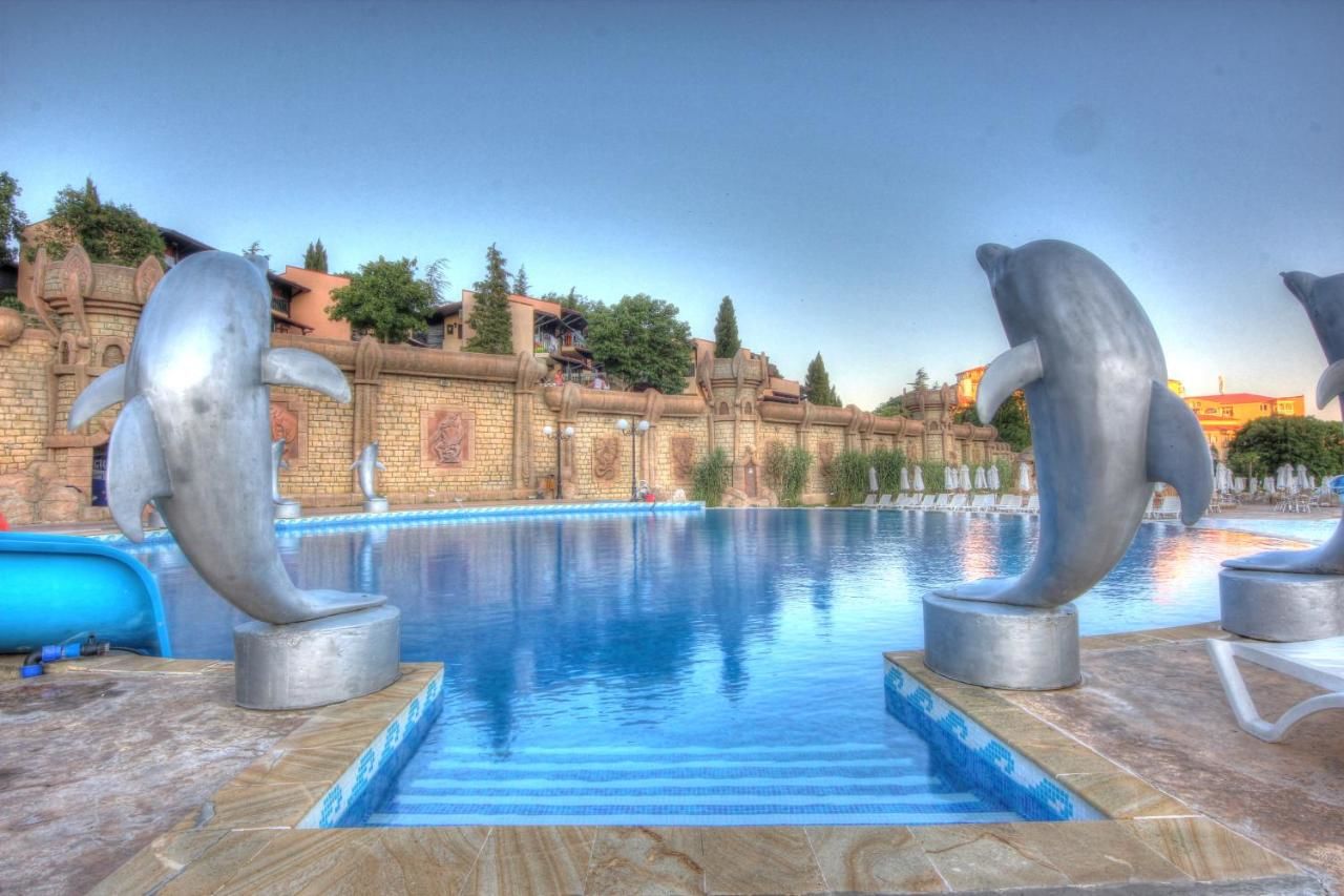 Комплексы для отдыха с коттеджами/бунгало Royal Villas Elenite Елените-36