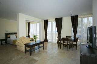 Комплексы для отдыха с коттеджами/бунгало Royal Villas Elenite Елените-7